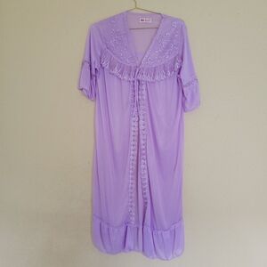 Lilac lavender vintage style nightgown size medium Brand Baojialisha